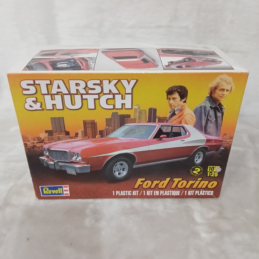 Revell Starsky & Hutch Ford Torino 1:25 Scale Model Kit 85-4023 Red 88 Parts